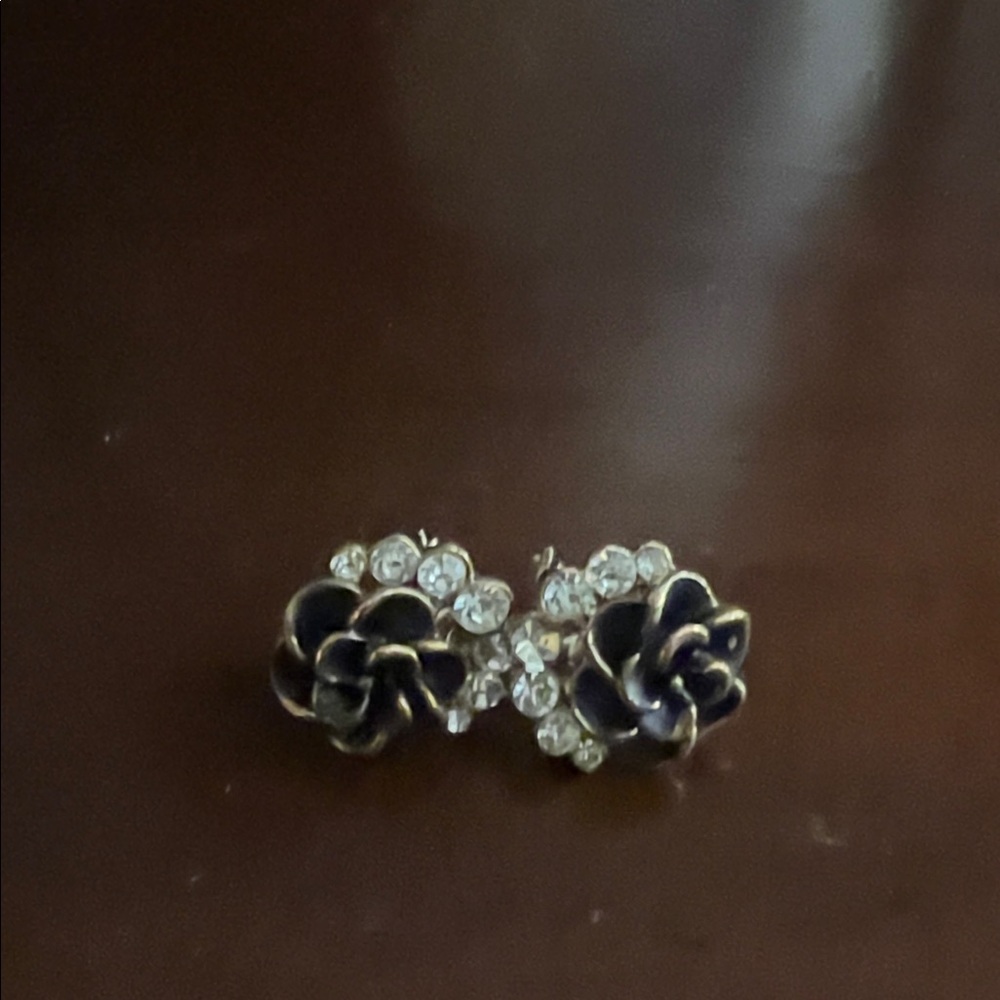 Elegant Black and Gold Floral Earrings